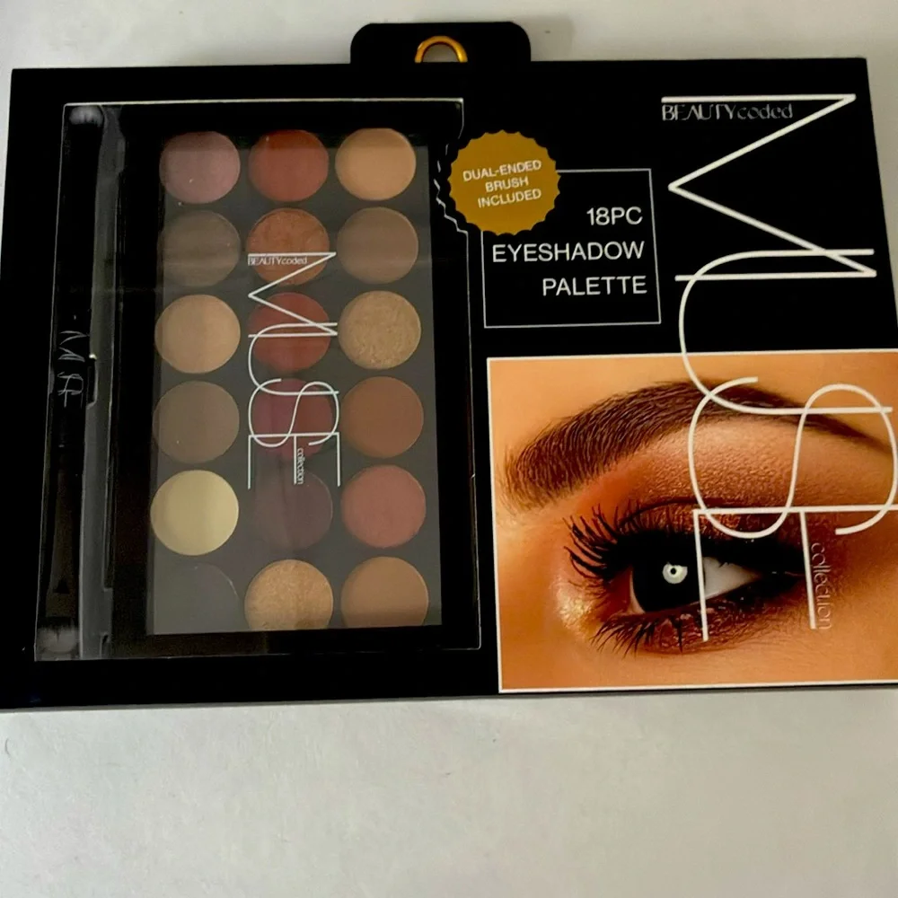 Muse Collection 18-Piece Eyeshadow Palette with Dual-Ended Signature Brush